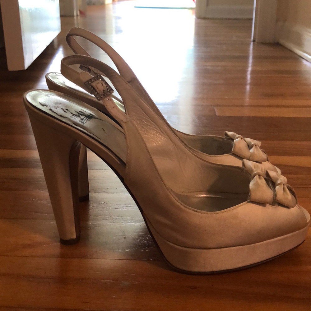 Stuart weitzman ivory satin heels